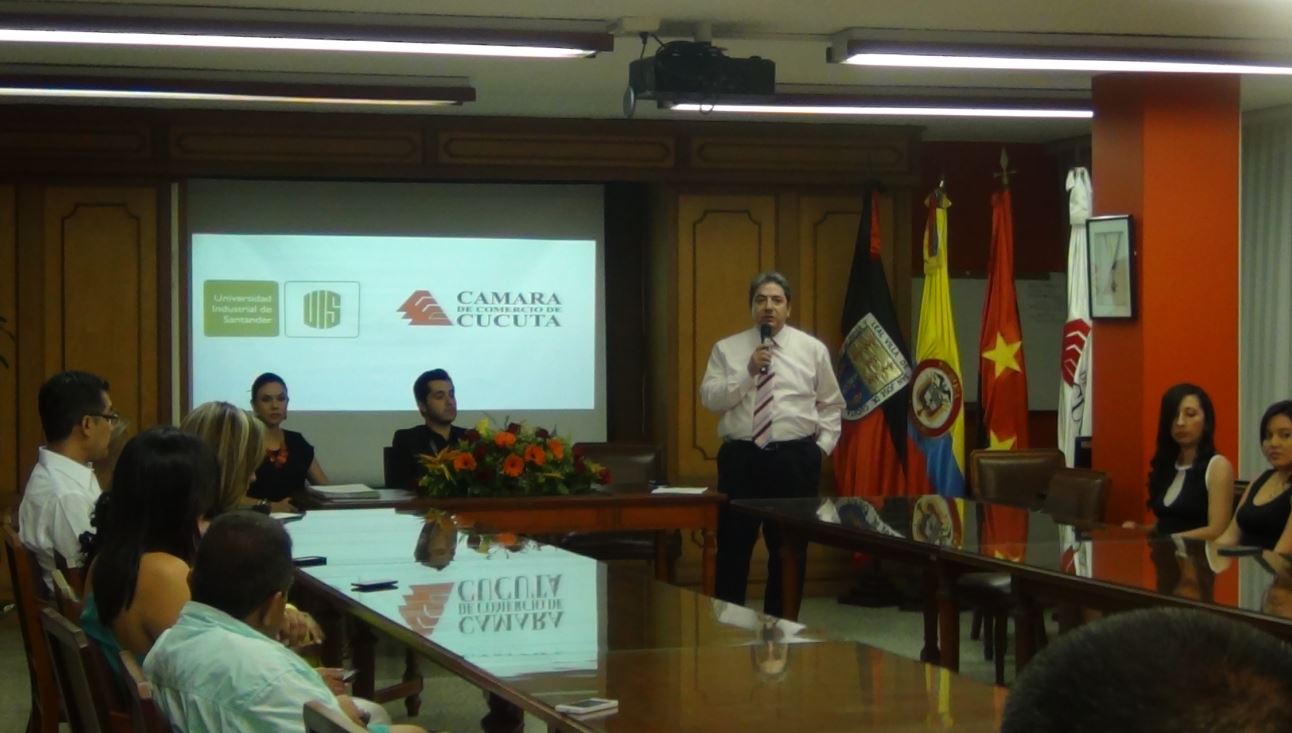 Culmina diplomados con la Universidad Industrial de Santander
