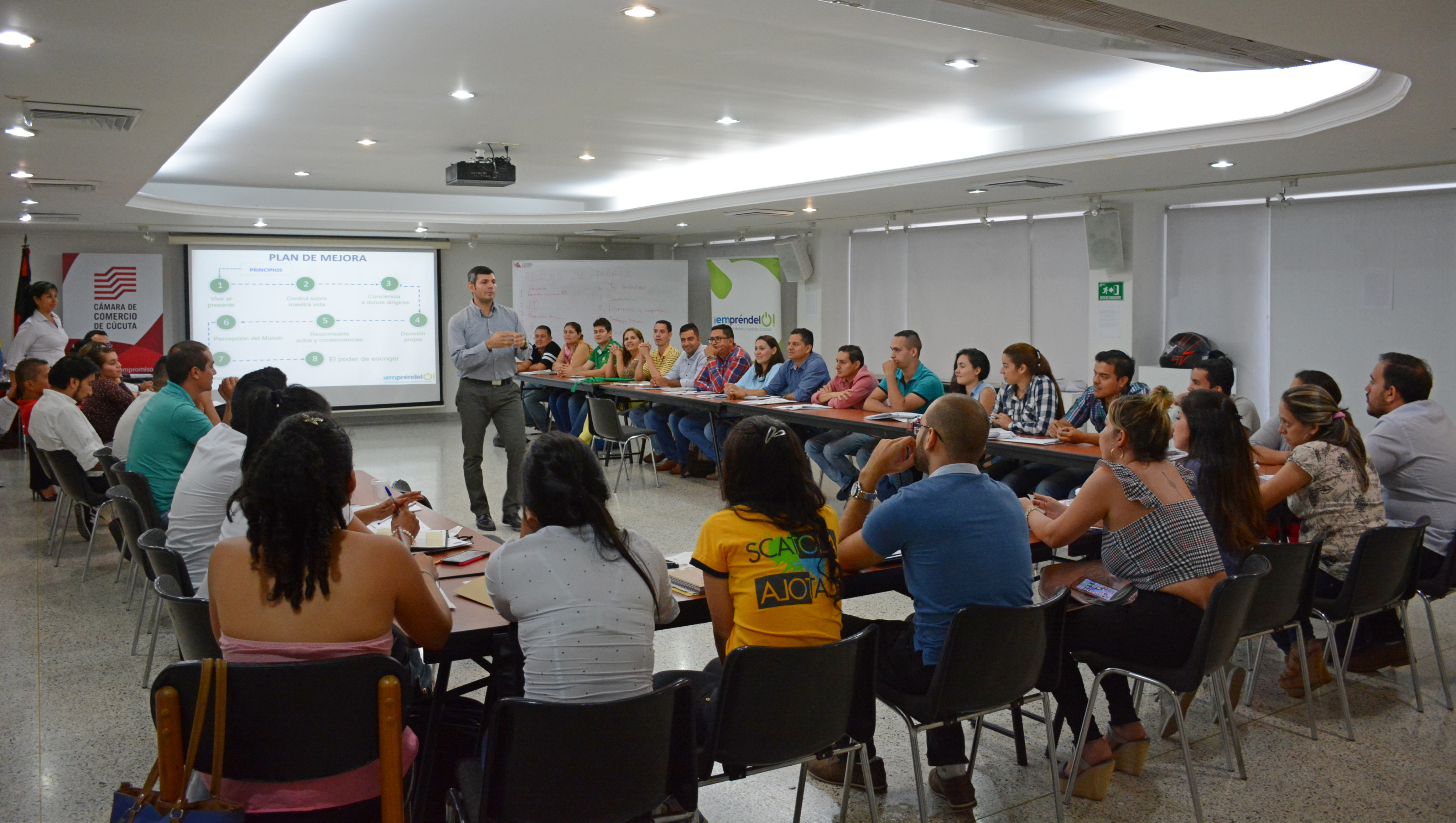 Emprendedores participaron en taller de Competencias Blandas 