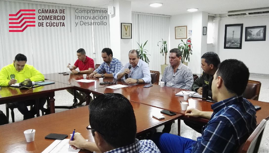 Cmara de Comercio y gremios revisan temas de seguridad con coronel de la Polica