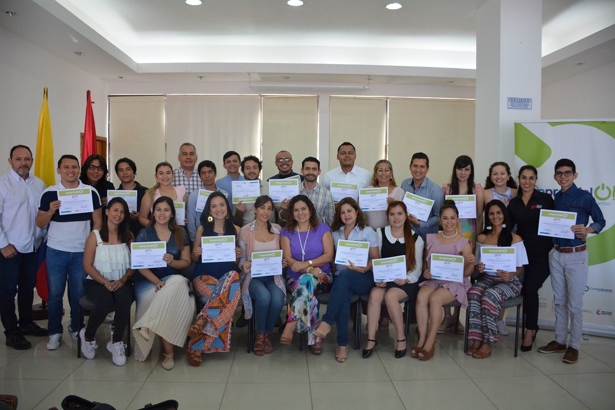Certificados 45 Participantes del Programa Emprndelo